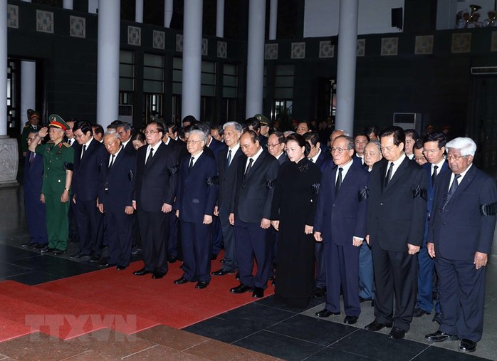 Những hình ảnh lãnh đạo Đảng, nhà nước viếng Trung tướng Đồng Sỹ Nguyên - Ảnh 3.