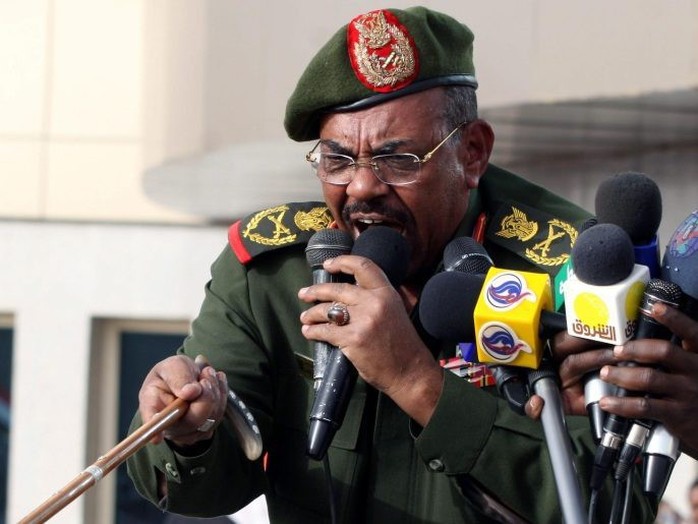 Quân đội Sudan lật đổ tổng thống, lên nắm quyền - Ảnh 1.