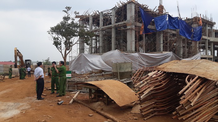 Sập công trình Trung tâm Dịch vụ việc làm tỉnh Đắk Lắk: 8 người bị thương - Ảnh 2.