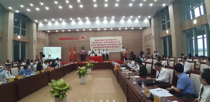 TP HCM và Nghệ An ký nhiều thỏa thuận hợp tác lớn - Ảnh 1.
