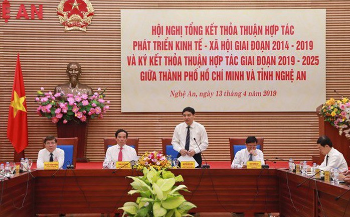 TP HCM và Nghệ An ký nhiều thỏa thuận hợp tác lớn - Ảnh 2. TP HCM và Nghệ An ký nhiều thỏa thuận hợp tác lớn - Ảnh 2.