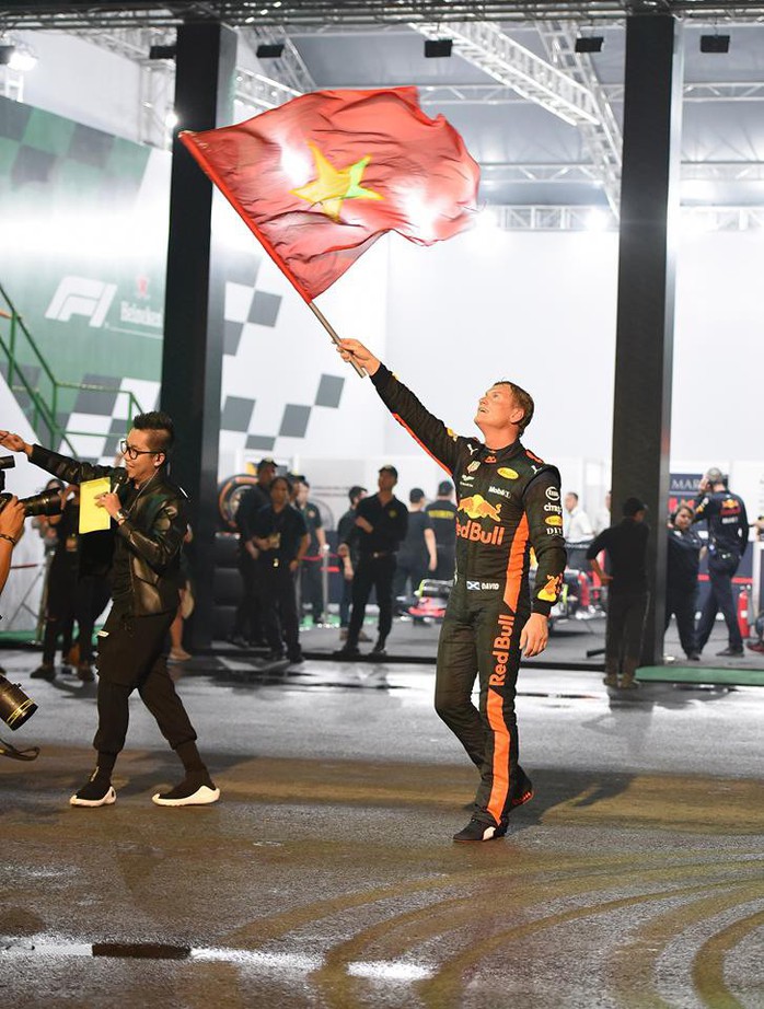 Huyền thoại David Coulthard và đội đua F1  mang gì đến trình diễn tại Việt Nam? - Ảnh 2.