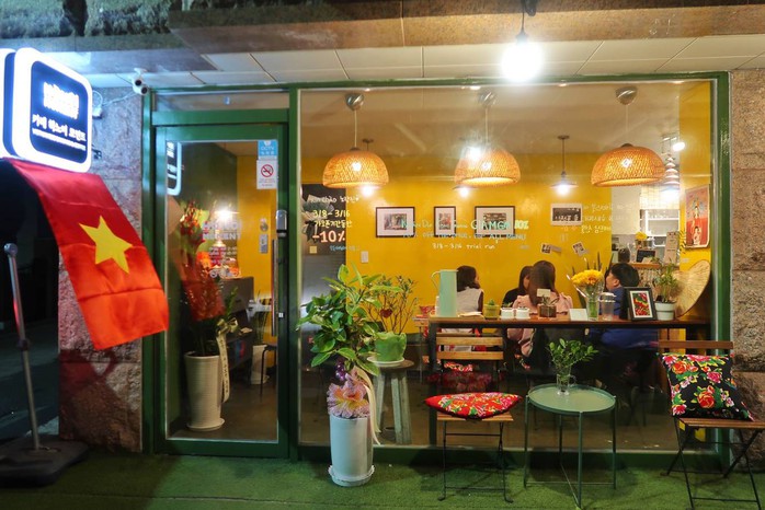 Quán cà phê, bánh mì Hà Nội giữa lòng Seoul - Ảnh 1. Quán cà phê, bánh mì Hà Nội giữa lòng Seoul - Ảnh 1.