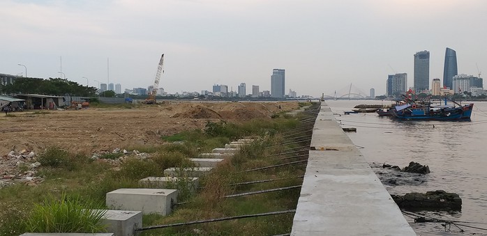 Đà Nẵng yêu cầu tạm dừng triển khai dự án lấn sông Hàn - Ảnh 2.