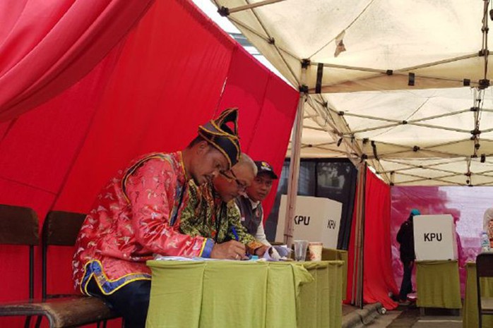 Indonesia dùng ma cà rồng lôi kéo cử tri tới bỏ phiếu - Ảnh 5.