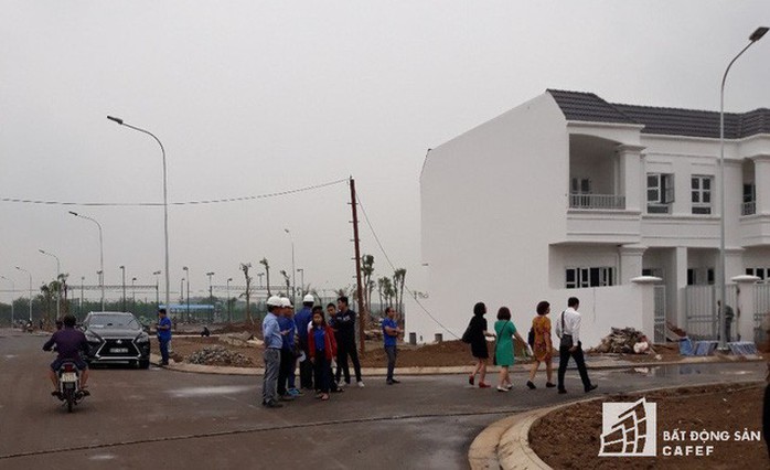 Thị trường đất nền tỉnh lẻ lân cận TP HCM lên ngôi - Ảnh 1. Thị trường đất nền tỉnh lẻ lân cận TP HCM lên ngôi - Ảnh 1.