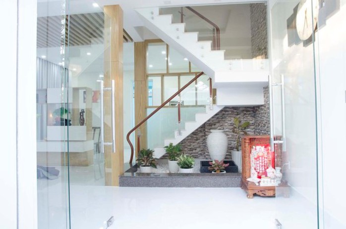 21 cửa kính giúp ngôi nhà Sài Gòn không có góc nào tối - Ảnh 4. 21 cửa kính giúp ngôi nhà Sài Gòn không có góc nào tối - Ảnh 4.