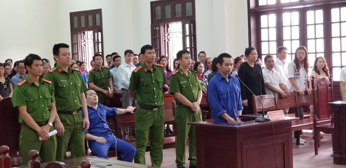 Trùm sản xuất Vinaca trị ung thư từ bột thanh tre lĩnh án - Ảnh 1. Trùm sản xuất Vinaca trị ung thư từ bột thanh tre lĩnh án - Ảnh 1.