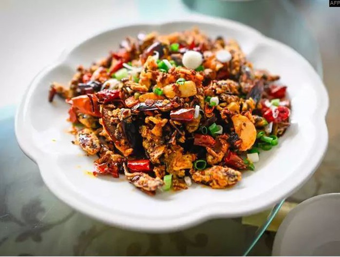 Mục sở thị trang trại nuôi hàng triệu con gián làm mồi nhậu - Ảnh 3. Mục sở thị trang trại nuôi hàng triệu con gián làm mồi nhậu - Ảnh 3.