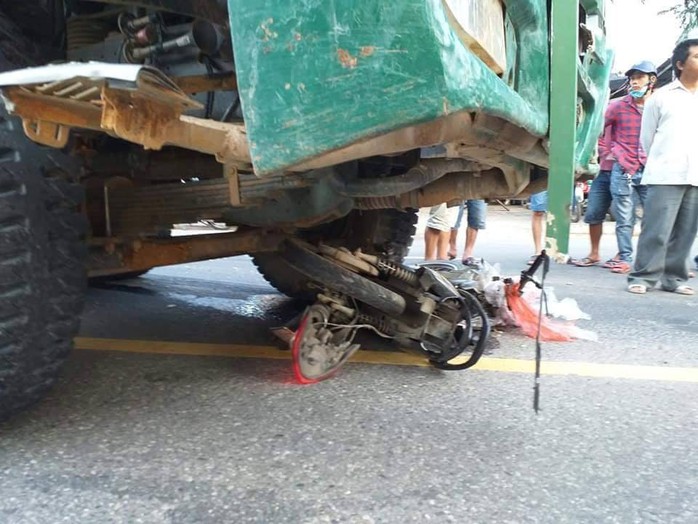 Đà Nẵng: Ô tô tải tông xe máy, một người tử vong tại chỗ - Ảnh 1.