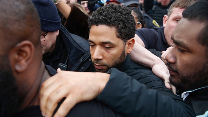 Cảnh sát Chicago biểu tình vì vụ diễn viên thuê người hành hung mình - Ảnh 2.