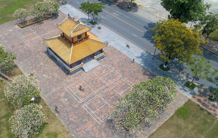 Những loài hoa khoe sắc trong nắng hạ ở Huế - Ảnh 1. Những loài hoa khoe sắc trong nắng hạ ở Huế - Ảnh 1.