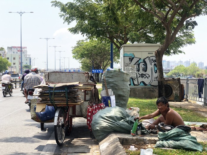 Nắng nóng ở TP HCM còn kéo dài ít nhất đến ngày 29-4 - Ảnh 2.