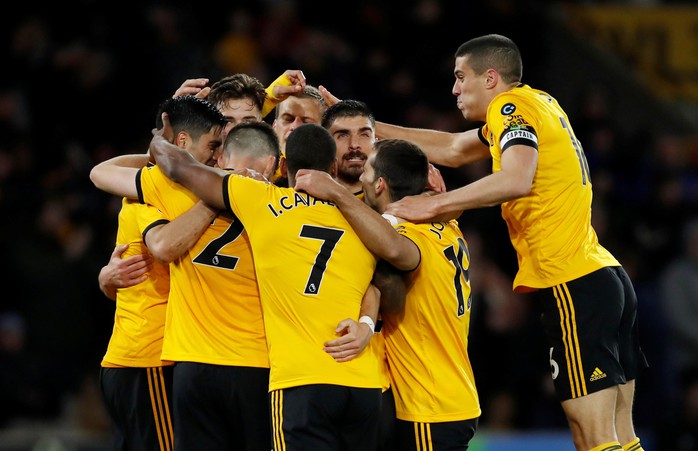 Vua thẻ ra oai, Man United gục ngã trước Wolverhampton - Ảnh 2.