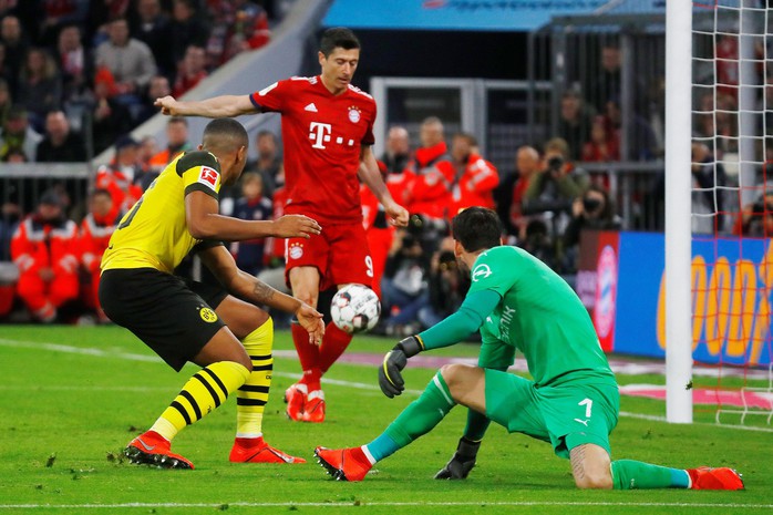 Dortmund thua tan tác Bayern Munich, Juventus ngược dòng hạ Milan - Ảnh 4.