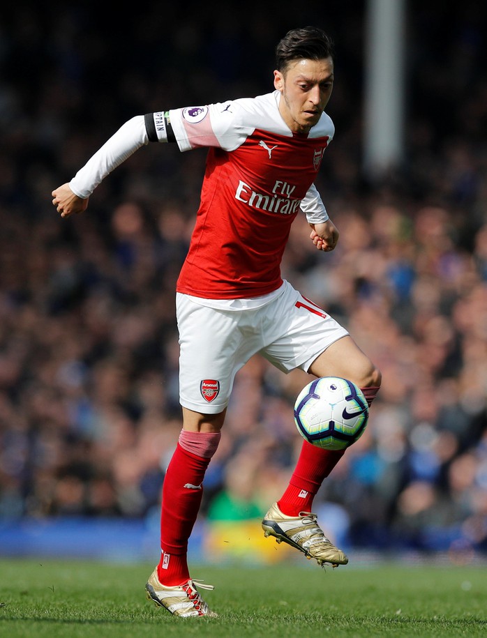 Vuột cơ hội vào top 3, CĐV Arsenal kêu gọi sa thải HLV Emery - Ảnh 1.
