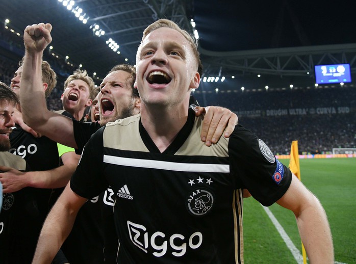 Ajax - sự trở lại của bóng đá tổng lực - Ảnh 1.