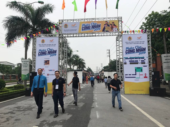 Tổng LĐLĐ Việt Nam tổ chức Phiên chợ Công nhân 2019 tại tỉnh Hà Nam - Ảnh 1.