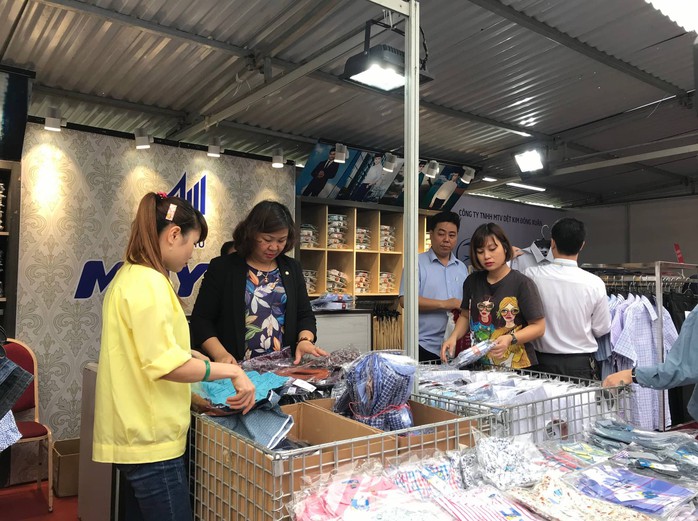 Tổng LĐLĐ Việt Nam tổ chức Phiên chợ Công nhân 2019 tại tỉnh Hà Nam - Ảnh 3.