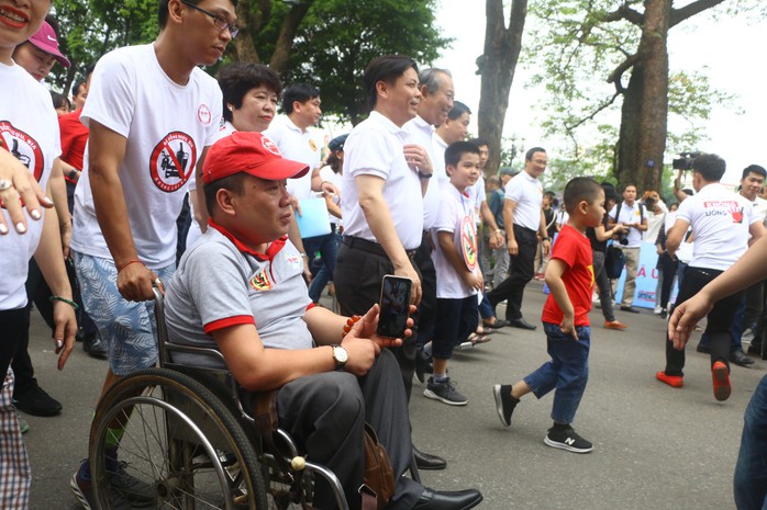 Phó Thủ tướng cùng hơn 8 ngàn người đi bộ kêu gọi Đã uống rượu bia - Không lái xe - Ảnh 9.