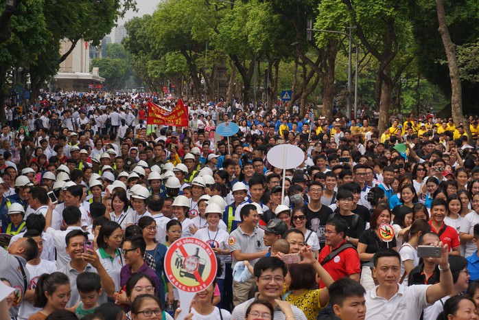 Phó Thủ tướng cùng hơn 8 ngàn người đi bộ kêu gọi Đã uống rượu bia - Không lái xe - Ảnh 7.