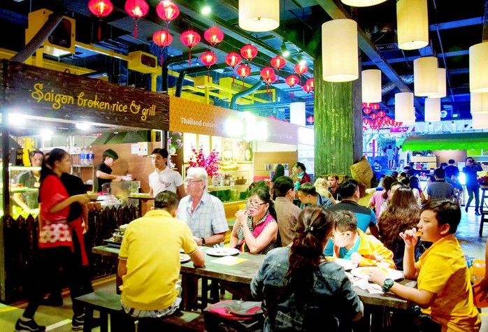 Chợ dưới lòng đất giữa trung tâm TP HCM tiếp tục hoạt động - Ảnh 1. Chợ dưới lòng đất giữa trung tâm TP HCM tiếp tục hoạt động - Ảnh 1.