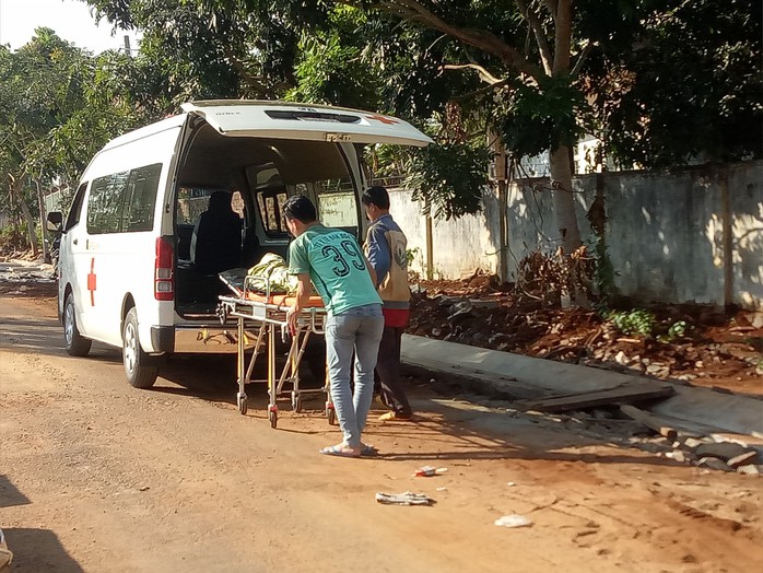 Nghi án cha dùng chổi quét nhà đánh chết con gái 9 tuổi - Ảnh 1.