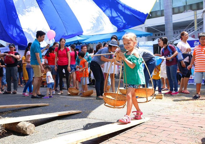 NGÀY HỘI PHÚ MỸ HƯNG HƯỚNG VỀ TRẺ EM LẦN 10 - 2019: Ngày hè sôi động - Ảnh 4. NGÀY HỘI PHÚ MỸ HƯNG HƯỚNG VỀ TRẺ EM LẦN 10 - 2019: Ngày hè sôi động - Ảnh 4.