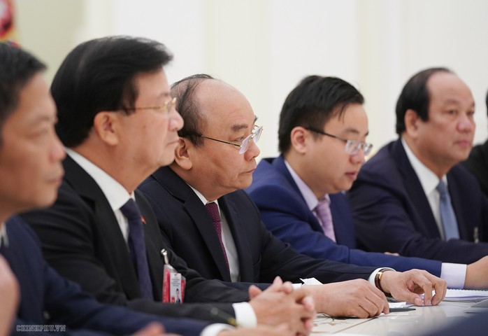 Thủ tướng Nguyễn Xuân Phúc hội kiến Tổng thống Nga Putin - Ảnh 2.