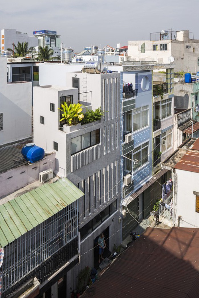Nhà ống Sài Gòn “kiểu dọc” trên mảnh đất 18 m2 - Ảnh 2. Nhà ống Sài Gòn “kiểu dọc” trên mảnh đất 18 m2 - Ảnh 2.