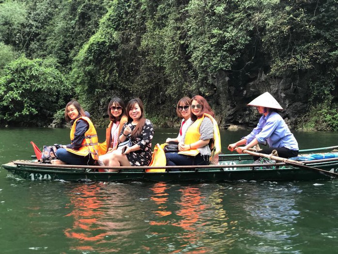 Xe du lịch không có rèm chống nắng, thùng đựng rác bị phạt 3-5 triệu đồng - Ảnh 1. Xe du lịch không có rèm chống nắng, thùng đựng rác bị phạt 3-5 triệu đồng - Ảnh 1.
