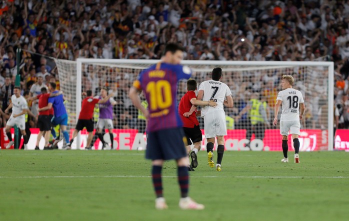 Đá bay Barcelona, Valencia nghẹt thở đoạt Cúp Nhà vua - Ảnh 7.