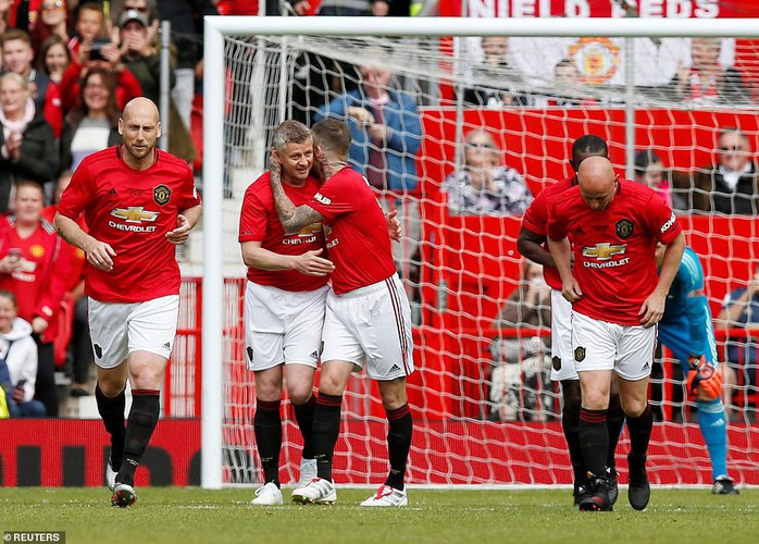 Ferguson tái xuất, Man United đè bẹp Bayern Munich ở Old Trafford - Ảnh 9.