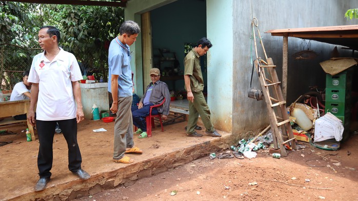 Nghi bạn thân cướp vợ, giết bạn rồi treo cổ tự tử - Ảnh 1.