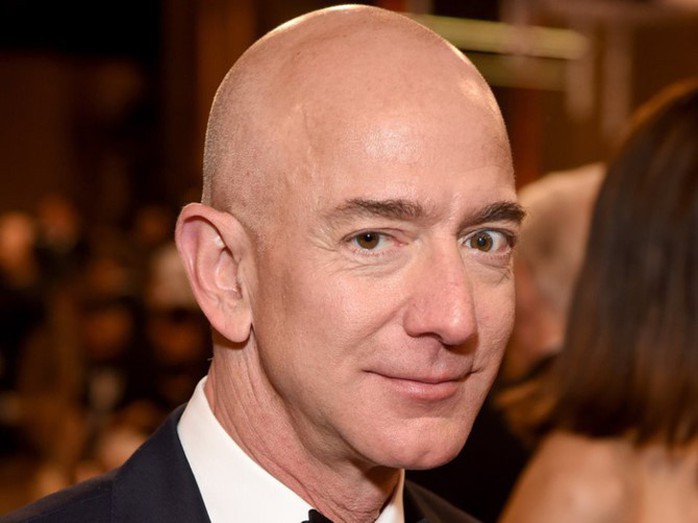 9 điều ít biết về khối tài sản khổng lồ của Jeff Bezos - Ảnh 4. 9 điều ít biết về khối tài sản khổng lồ của Jeff Bezos - Ảnh 4.