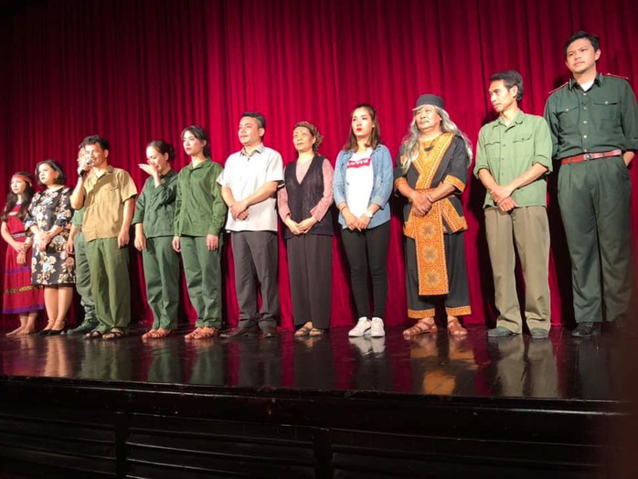 Tăng suất diễn Bão tố Trường Sơn giúp gia đình chị Đinh Thị Hải Yến - Ảnh 3.
