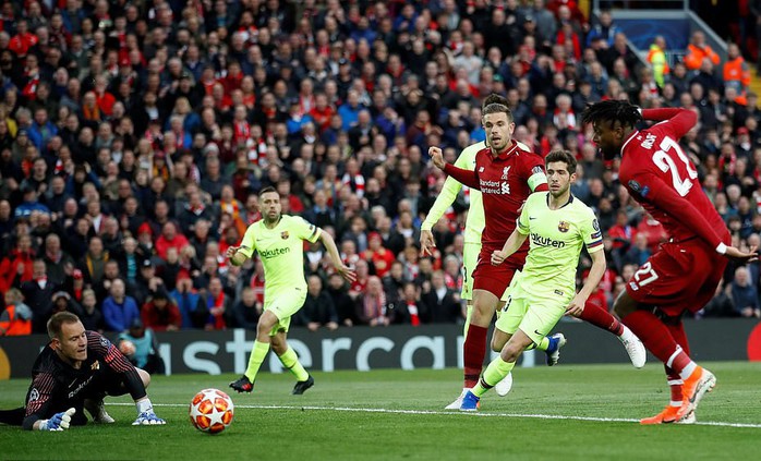 Ngược dòng không tưởng quật ngã Barcelona, Liverpool vào chung kết - Ảnh 4.