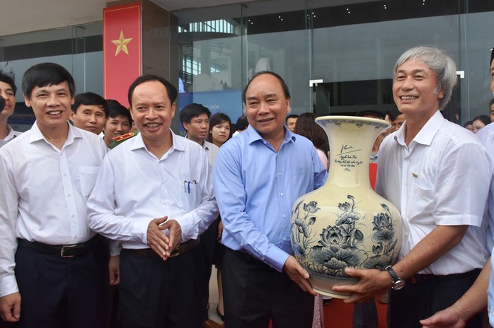 Thủ tướng tham quan triển lãm Thanh Hóa xưa và nay - Ảnh 9.