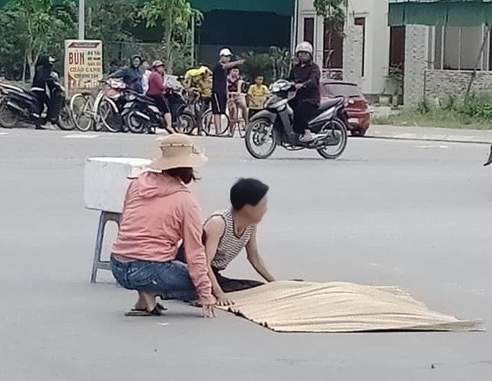 Đi học về, nữ sinh lớp 6 bị xe đầu kéo tông tử vong tại ngã tư “tử thần” - Ảnh 1.