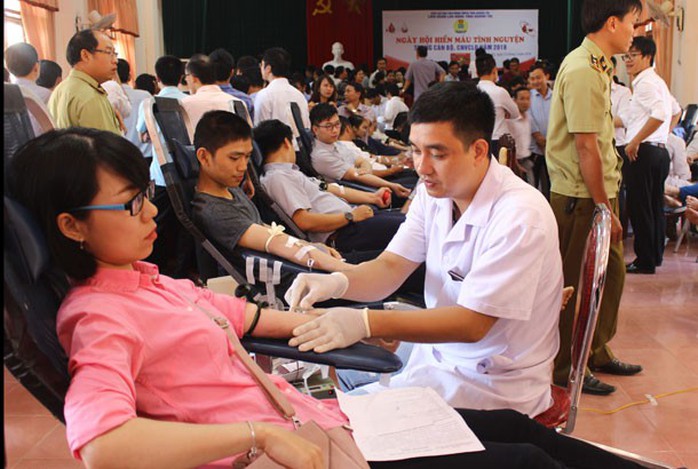 CNVC- LĐ hiến máu tình nguyện - Ảnh 1.