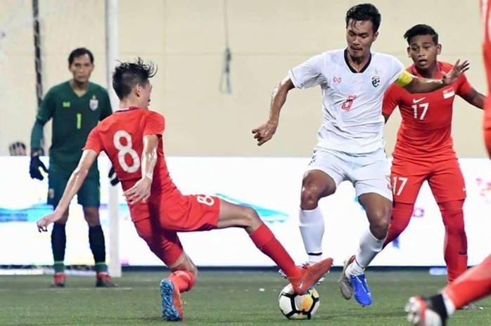 Hết tuyển Thái đá xấu ở Kings Cup, đến lượt U23 bị tố đá triệt hạ cầu thủ Singapore - Ảnh 2.