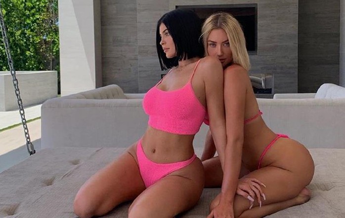 Kylie Jenner nhận gạch đá vì làm tiệc cảm hứng phim 18+ - Ảnh 5.