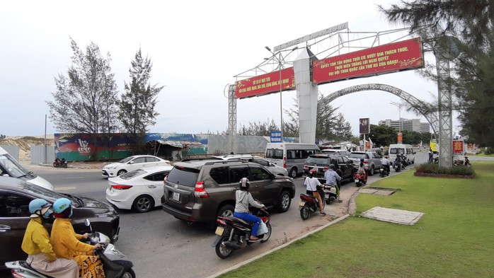 Cửa ngõ Quảng Nam – Đà Nẵng ùn tắc vì tai nạn liên hoàn - Ảnh 3.