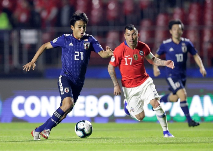 Vargas lập siêu phẩm bàn thắng, Chile đè bẹp samurai Nhật Bản - Ảnh 3.