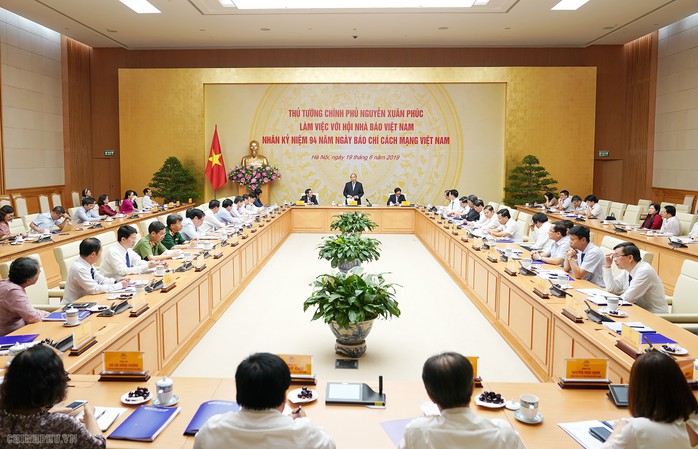 Thủ tướng Nguyễn Xuân Phúc: Chính phủ sẽ tạo cơ chế để báo chí phát triển - Ảnh 3.