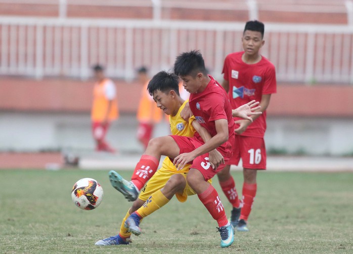 Em họ Công Phượng tỏa sáng vẫn không cứu được U15 HAGL - Ảnh 1.