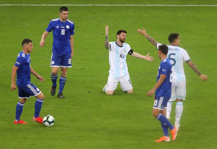 Messi ghi bàn, Argentina vẫn xếp chót bảng - Ảnh 7.