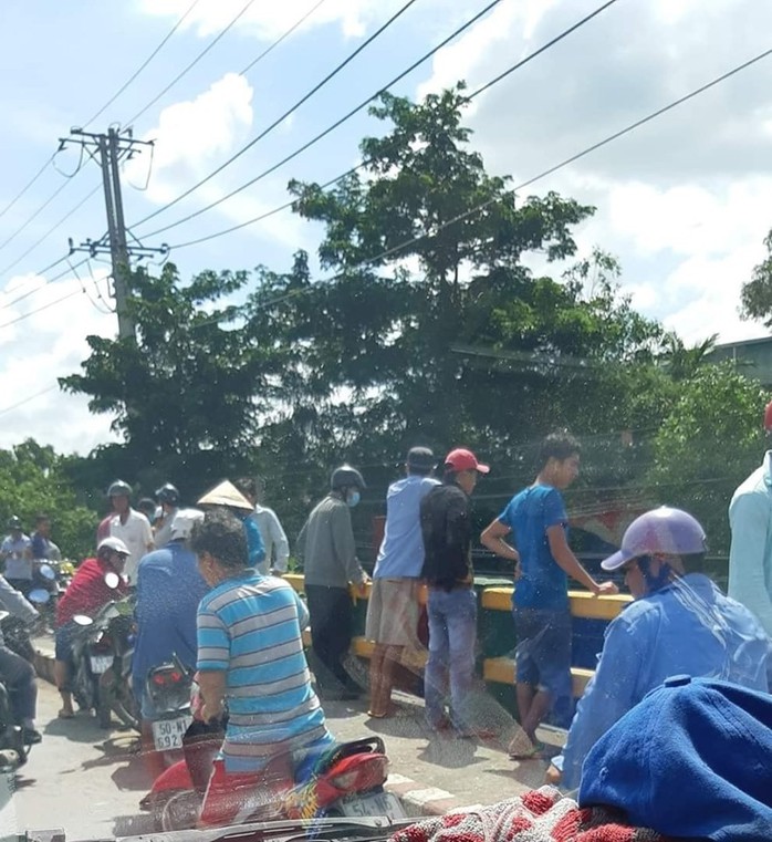 Long An: Phát hiện thi thể đàn ông trôi sông, chưa rõ danh tính - Ảnh 1.