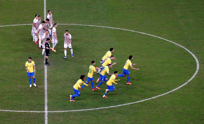 Hơn người nhưng Brazil phải nhờ loạt 11 m mới vượt qua Paraguay - Ảnh 7.