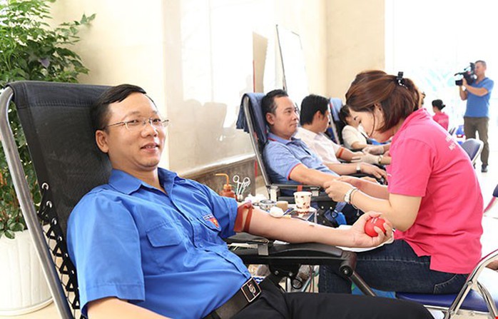 Nhân viên Văn phòng Chính phủ hào hứng hiến máu tình nguyện - Ảnh 3.